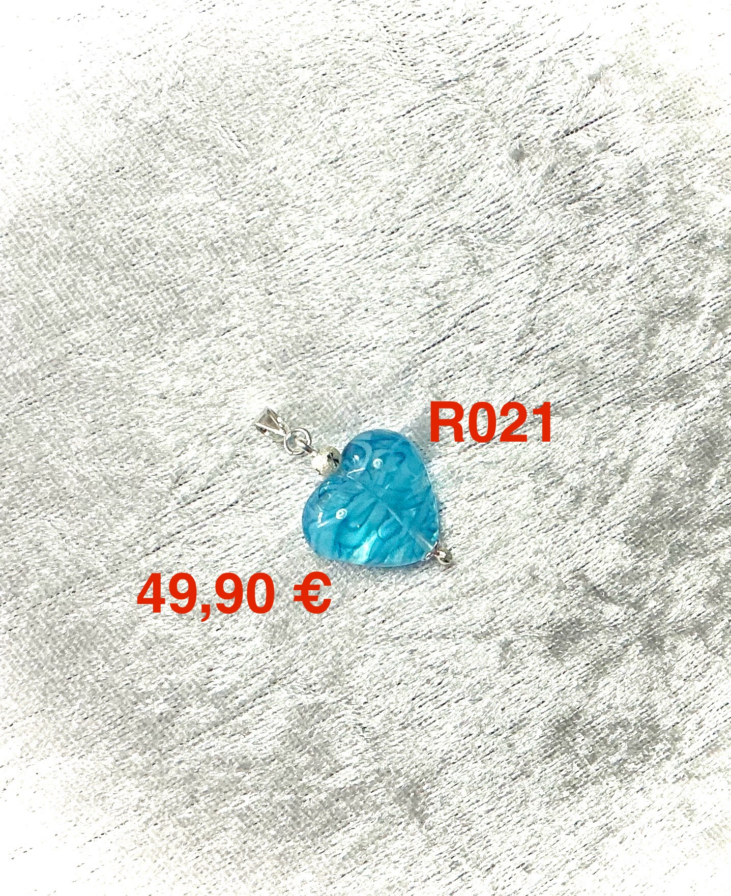 IMG_1916 Lasisydänriipus